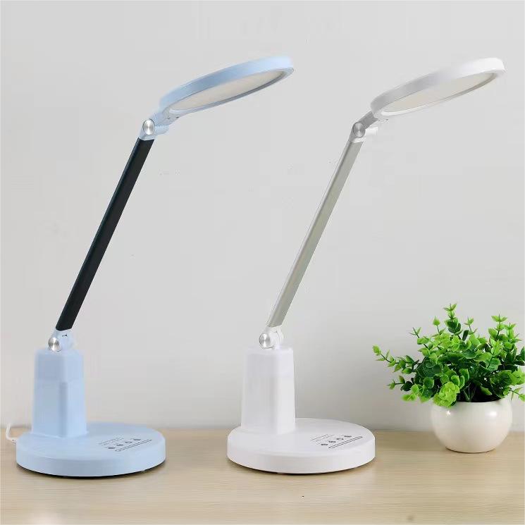 Full spectrum adjustable learning desk lamp